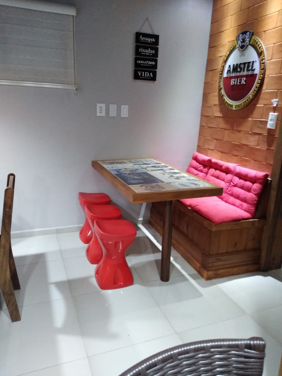 Banqueta Petisqueira Vermelha Multiuso Design Moderno Mesa Lateral Apoio Decorativo Para Piscina Jardim Varanda Sala - Imagem 3